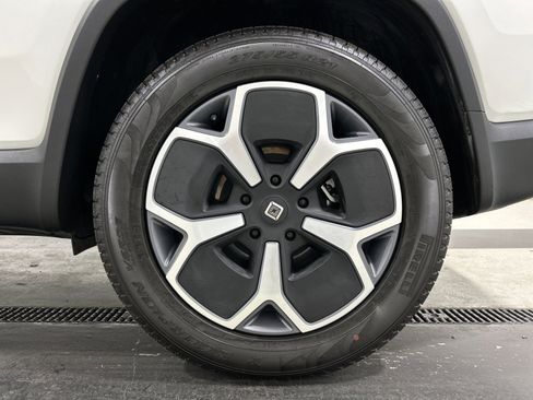 Used 2024 Rivian R1S Adventure AWD/4WD image 10