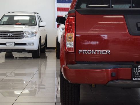 Used 2015 Nissan Frontier Desert Runner RWD image 30