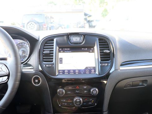 Used 2022 Chrysler 300 S w/ Comfort Group RWD image 19