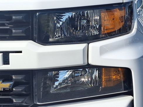 Used 2022 Chevrolet Silverado 1500 Custom w/ Safety Confidence Package image 9