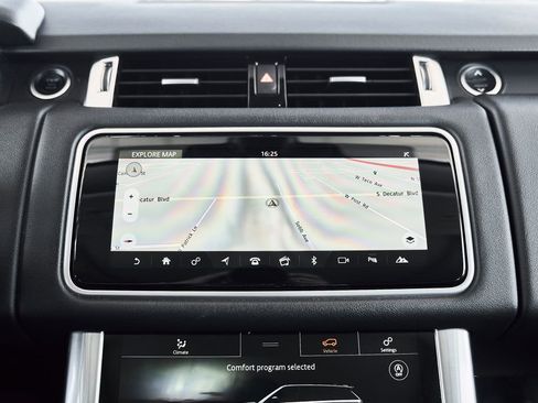 Used 2020 Land Rover Range Rover Sport SE image 45