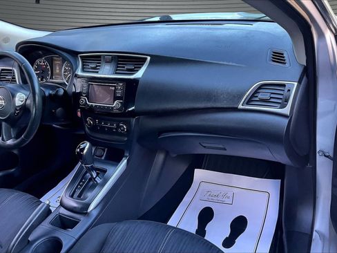 Used 2017 Nissan Sentra SV FWD image 25