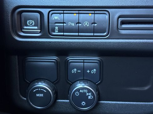 Used 2024 Chevrolet Tahoe LT image 33