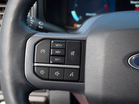 Used 2024 Ford F250 Lariat w/ Black Appearance Package AWD/4WD image 8