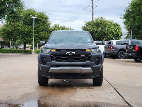 Used 2025 Chevrolet Colorado Trail Boss AWD/4WD image 2