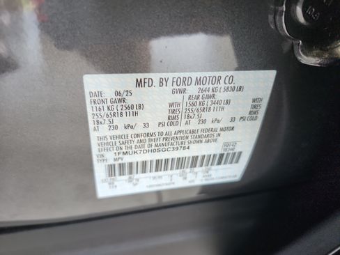 Used 2025 Ford Explorer Active w/ Active Comfort Package RWD image 26