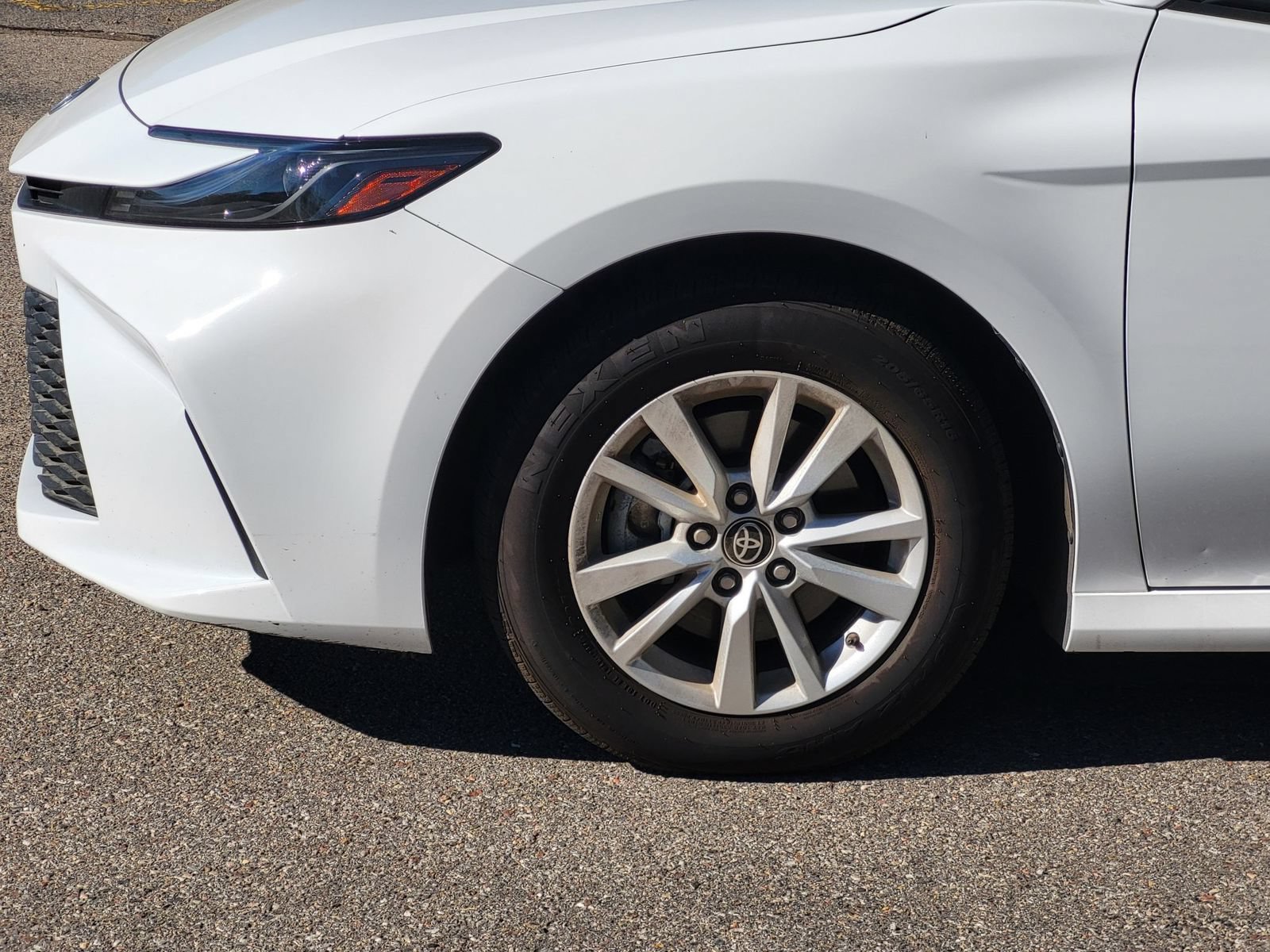 Used 2025 Toyota Camry LE FWD image 8