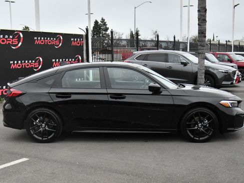 Used 2025 Honda Civic Sport image 9