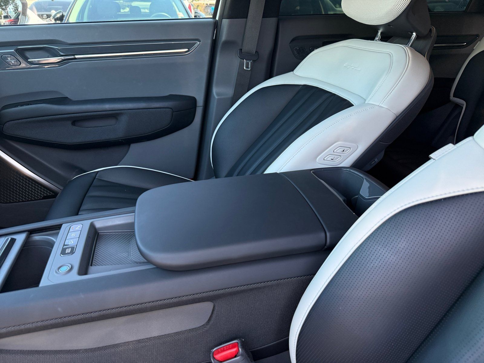 Certified 2024 Kia EV9 GT-Line AWD/4WD image 14