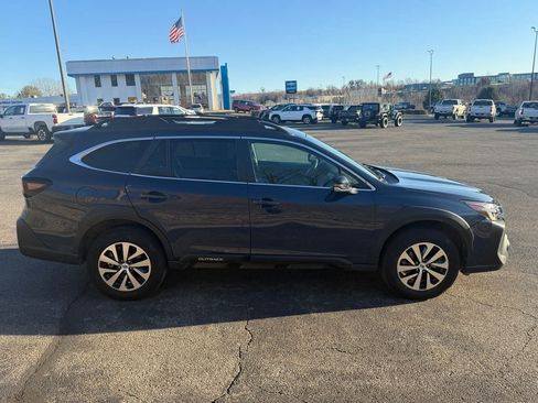 Used 2024 Subaru Outback Premium image 8