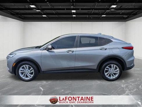 Used 2024 Buick Envista Preferred w/ Convenience I Package FWD image 2