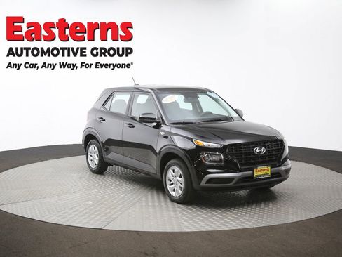 Used 2025 Hyundai Venue SE image 49