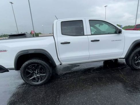 Certified 2024 Chevrolet Colorado Trail Boss w/ Advanced Trailering Package AWD/4WD image 8