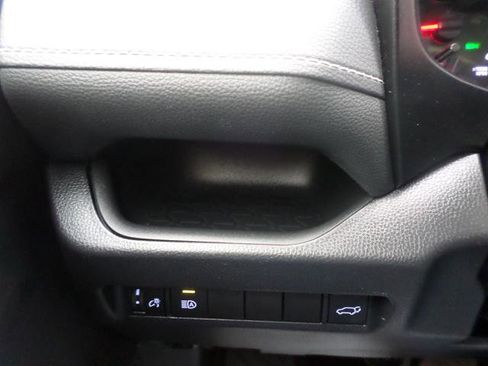 Used 2019 Toyota RAV4 XLE image 36