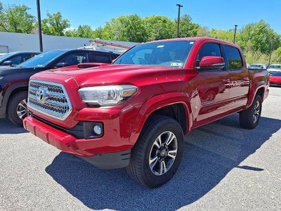 Used 2017 Toyota Tacoma TRD Sport w/ Tow Package (A/T)