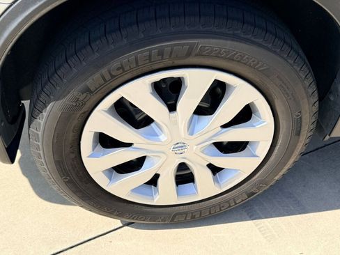 Used 2017 Nissan Rogue S image 12