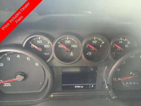 Used 2023 Chevrolet Silverado 2500 Custom AWD/4WD image 3