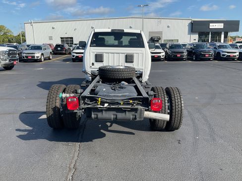 New 2026 RAM 5500 Tradesman w/ Chrome Appearance Group image 5