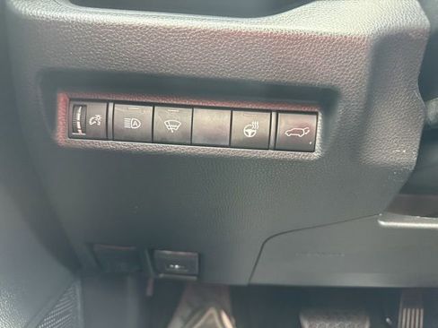 Used 2020 Toyota RAV4 XLE Premium image 22