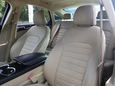 Used 2016 Ford Fusion SE FWD image 6