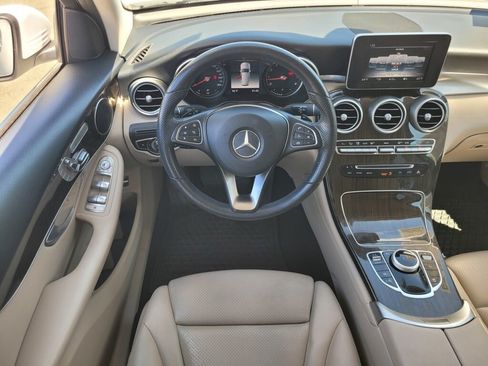Used 2019 Mercedes-Benz GLC 300 4MATIC image 10