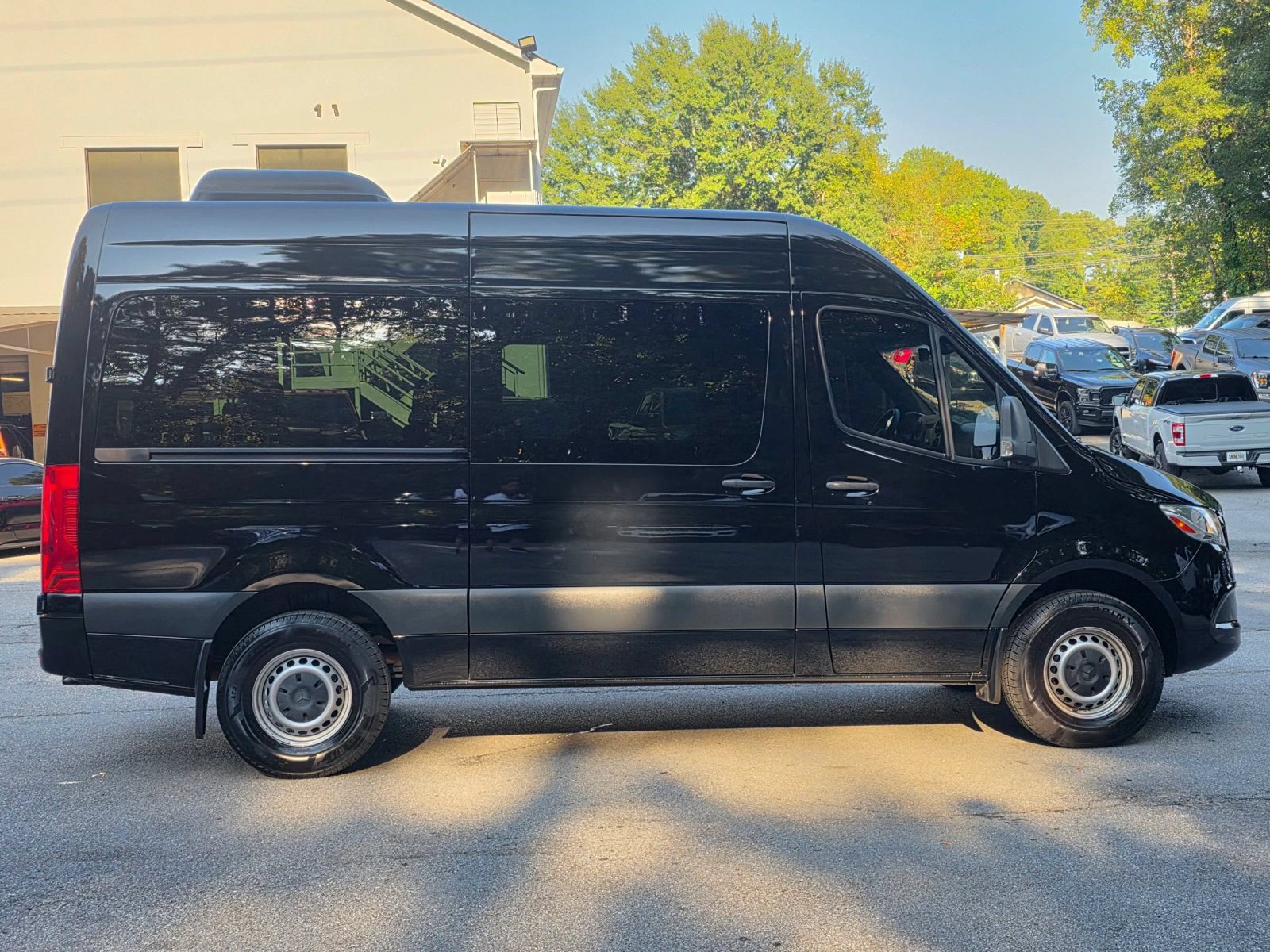 Used 2019 Mercedes-Benz Sprinter 2500 w/ Driver Convenience Package image 7
