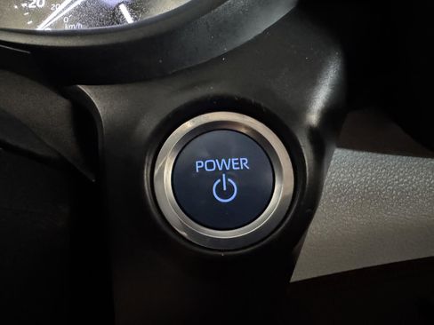 Used 2024 Toyota Sienna XLE image 16