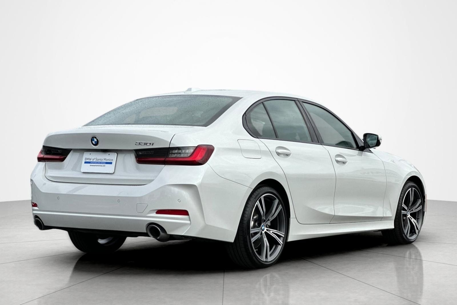 Used 2023 BMW 330i Sedan w/ Driving Assistance Package RWD image 5