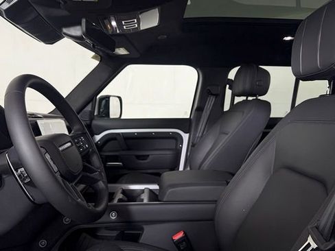 New 2025 Land Rover Defender 110 V8 image 6
