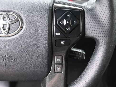 Certified 2022 Toyota 4Runner TRD Off-Road Premium w/ TRD Black Wheel Package (TMS) AWD/4WD image 18