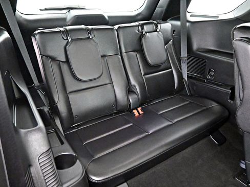 Used 2020 Ford Explorer ST w/ ST Street Pack image 32