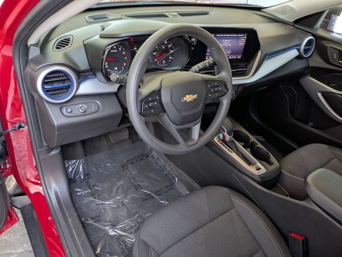 Used 2026 Chevrolet Trax LS FWD image 12
