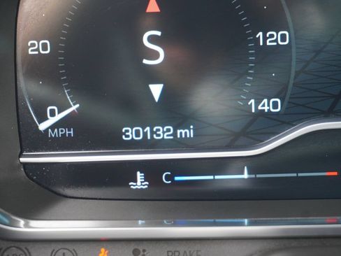 Used 2023 GMC Yukon SLT w/ SLT Premium Package RWD image 9