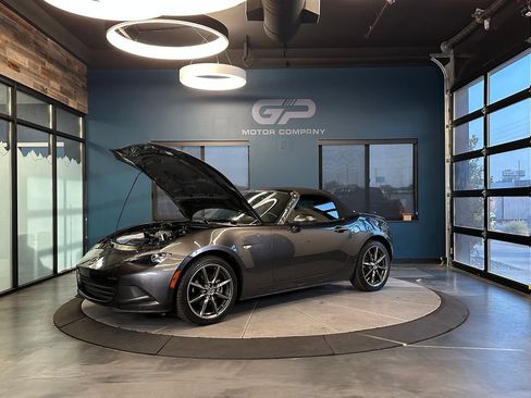 Used 2018 MAZDA MX-5 Miata Grand Touring RWD image 19