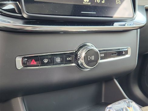 New 2026 Volvo XC90 B6 Ultra w/ Protection Package image 16