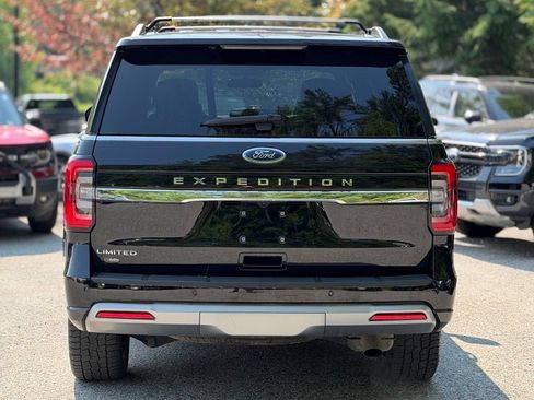 Used 2024 Ford Expedition Limited AWD/4WD image 4