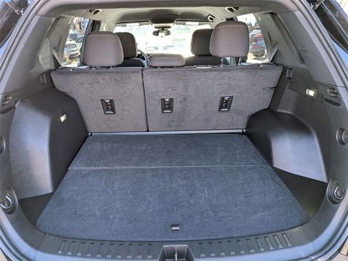 Used 2025 Chevrolet Equinox LT image 28