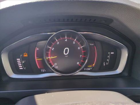 Used 2018 Volvo S60 T5 Inscription image 11