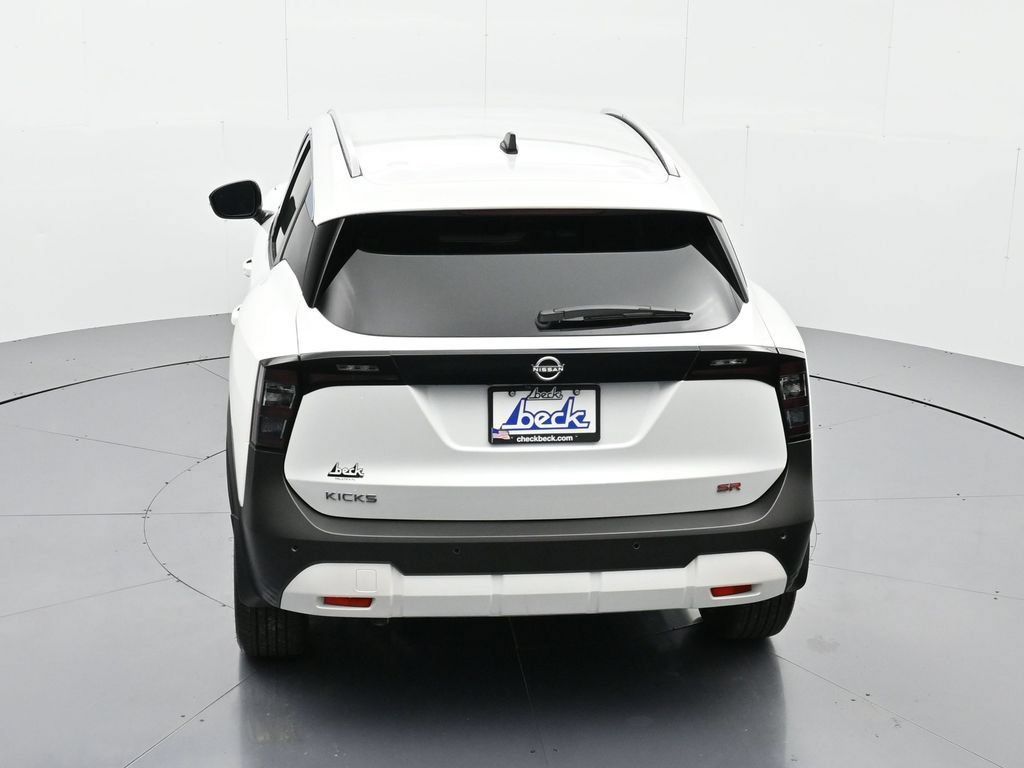 New 2026 Nissan Kicks SR FWD image 31