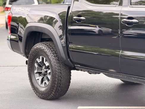 Used 2017 Toyota Tacoma TRD Off-Road w/ Tow Package (A/T) AWD/4WD image 9