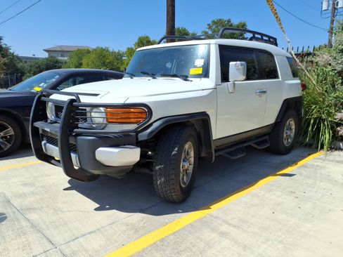 Used 2012 Toyota FJ Cruiser 2WD w/ Convenience Pkg image 1
