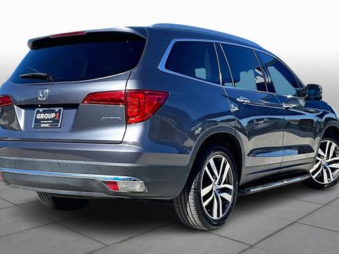 Used 2016 Honda Pilot Touring image 12