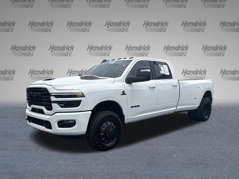 Used 2025 RAM 3500 Laramie AWD/4WD image 5