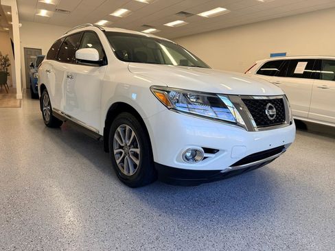 Used 2015 Nissan Pathfinder SL w/ SL Premium Package image 11