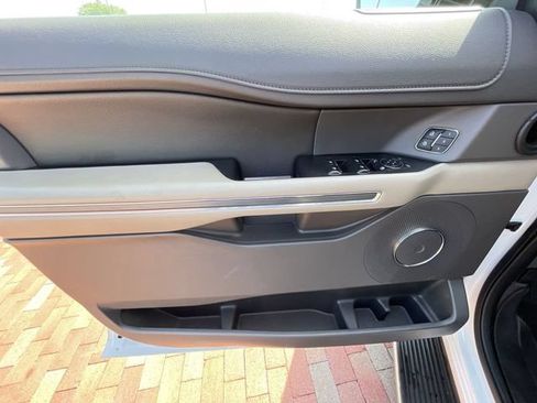 Used 2020 Ford Expedition XLT w/ Equipment Group 202A RWD image 10