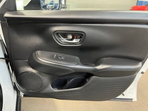 Used 2026 Honda HR-V LX image 11
