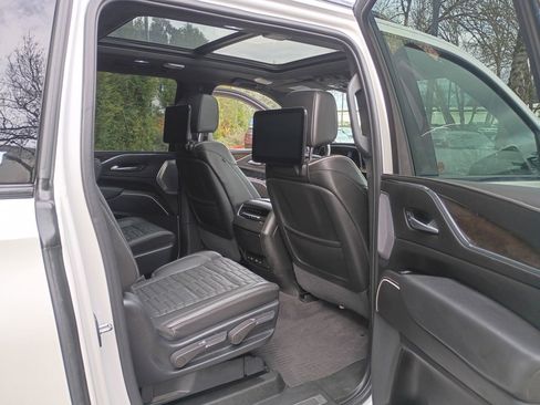 Used 2023 Cadillac Escalade ESV Sport Platinum image 21