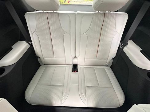 New 2026 Cadillac Vistiq Luxury image 16