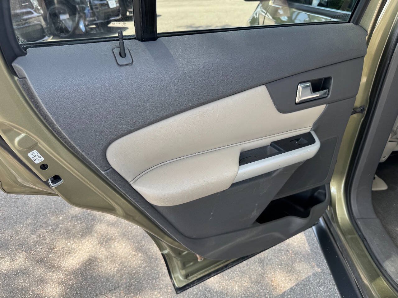 Used 2013 Ford Edge SEL FWD image 39