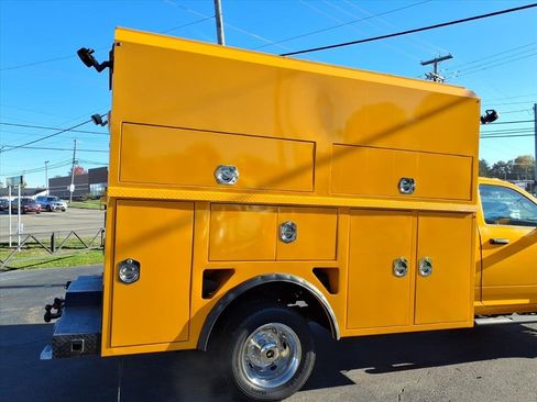 Used 2018 RAM 5500 Tradesman w/ Power & Remote Entry Group image 21